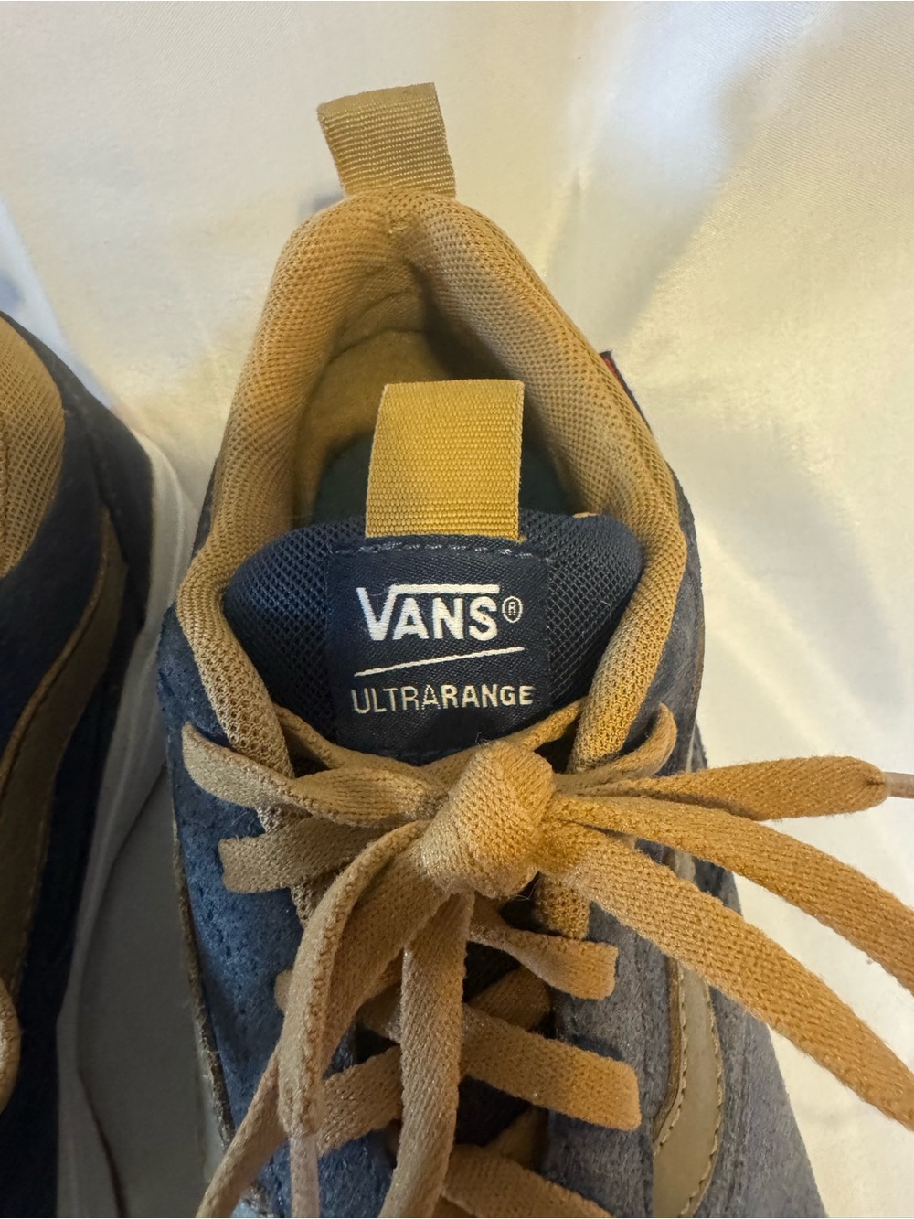VANS - Picture 2 of 7